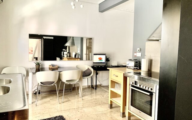Impeccable 3-bed Apartment in Athens