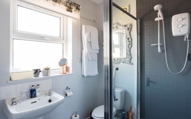Ar Lan y Mor Seaside Apartment