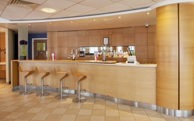 Holiday Inn Express Oxford-Kassam Stadium, an IHG Hotel