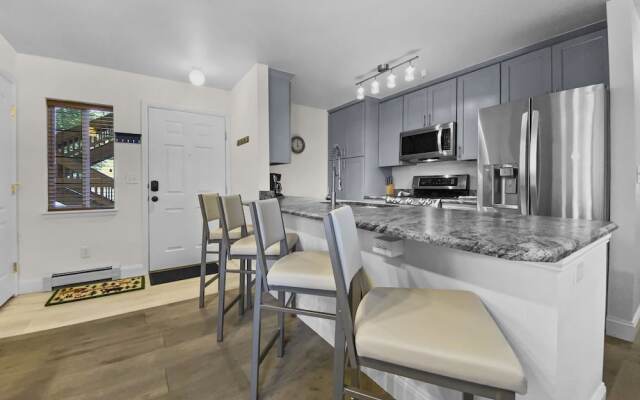 Swans Nest 1601 2 Bedroom Condo by RedAwning