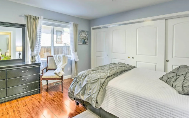 Sunny Oakland Retreat w/ Patio & Cute Garden!