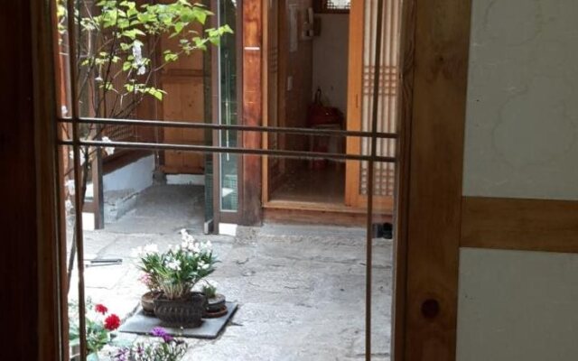 Charm Hanok Guest House