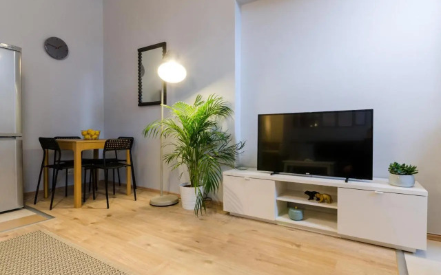 I30 Studio Apartment In Central Location.