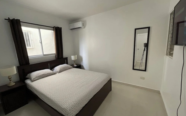 Apartment Near Beach And Airport