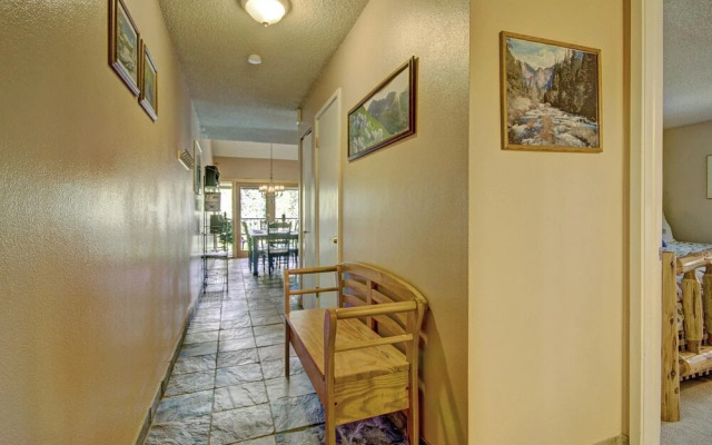 Sawmill 316 2 Br condo by RedAwning