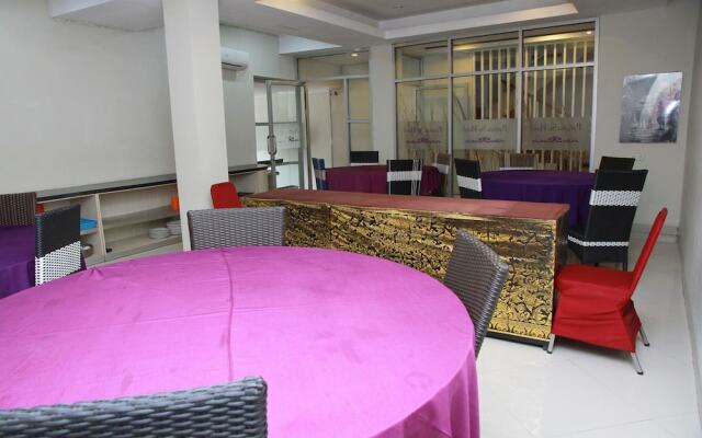 OYO 1656 Parama Su Hotel