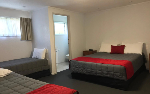 Edelweiss Motel – Guest Rooms – Paihia