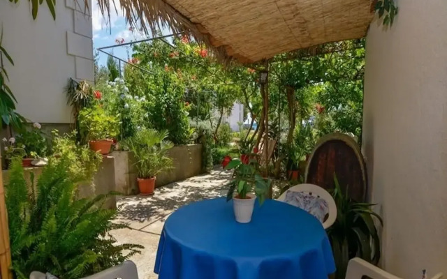Rosa - 30m From Beach - A1