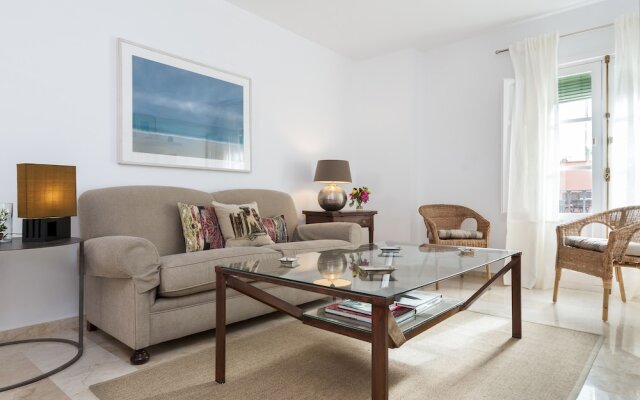 Bright & Spaious 2 BD Apartment Close to the Bullring Iris