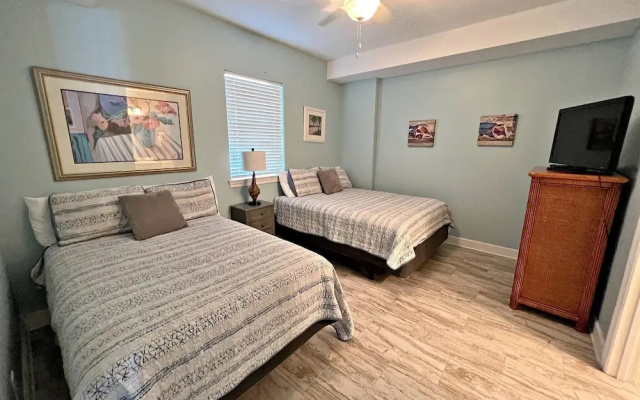 Regency Isle 704