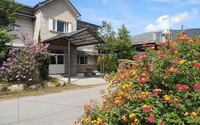 Health Life Village B&B