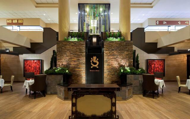 Sheraton LaGuardia East Hotel