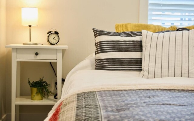 Gorgeous Modern 2BD Condo Heart of Wpg Location