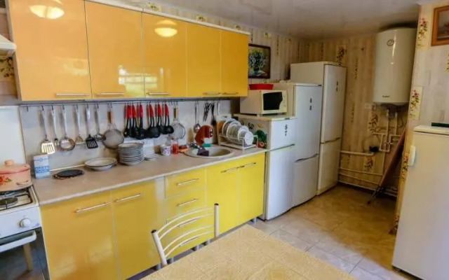 Nikos Guest House