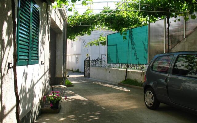 Apartment M