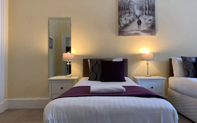 JOIVY Adorable 1 Bed Flat Near West End