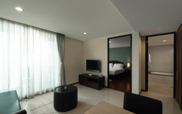 Silom Lofts Hotel