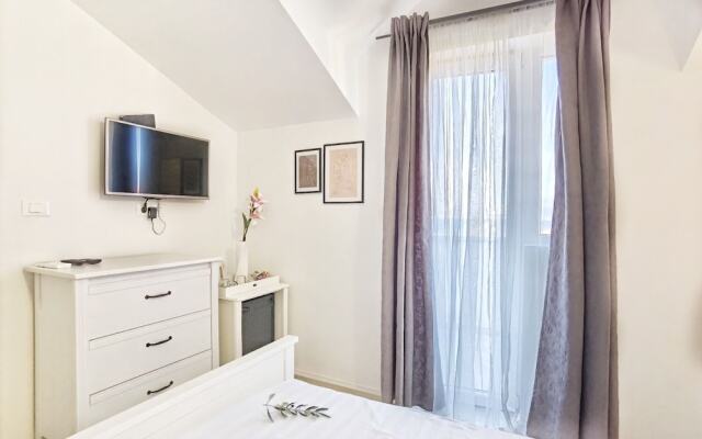Boutique Rooms - With Pool - 7 - R301