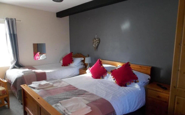The Red Lion Inn Madley