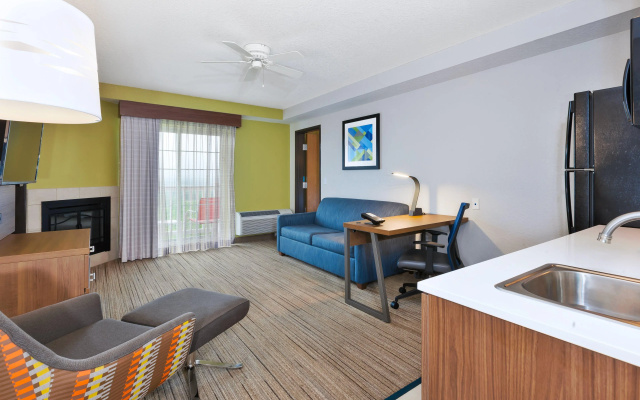 Holiday Inn Express & Suites Petoskey by IHG