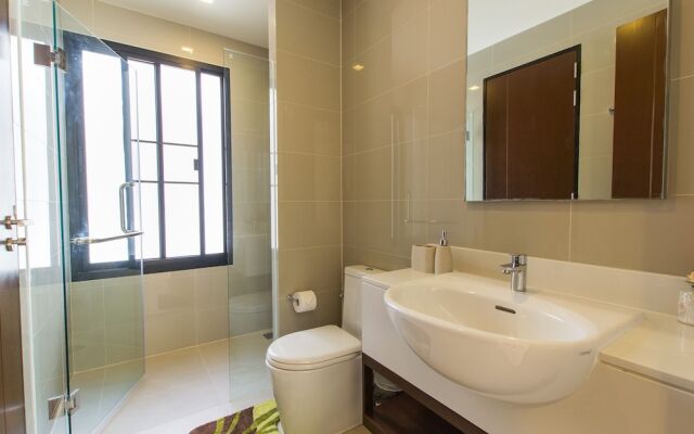 4 Bdr Villa with Cinema in Laguna 800m to Beach