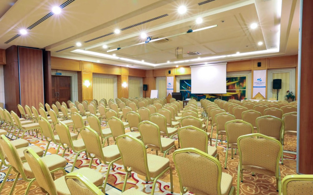 Crystal De Luxe Resort & Spa – All Inclusive