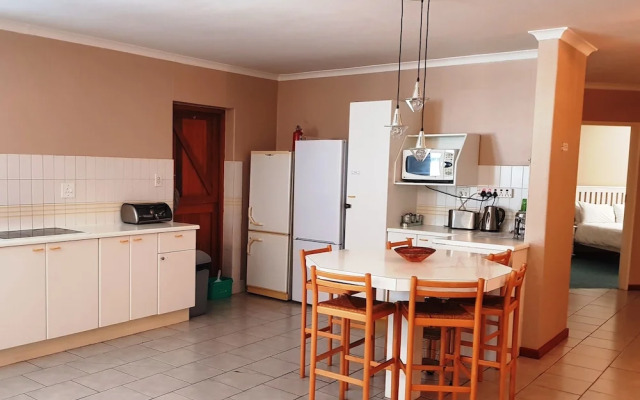 8 Vila Self Catering