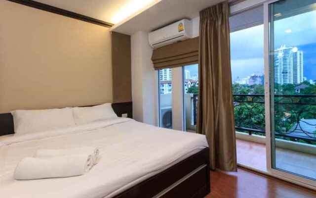Greenview Ekkamai10 Suite