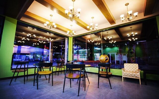 93 Hikers Hostel