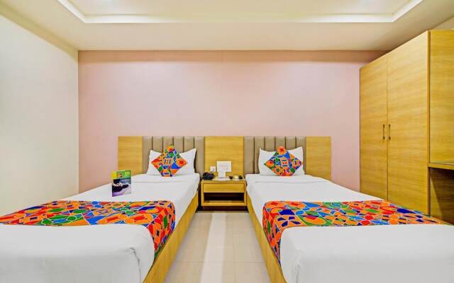 OYO 14745 Veeraj Suites