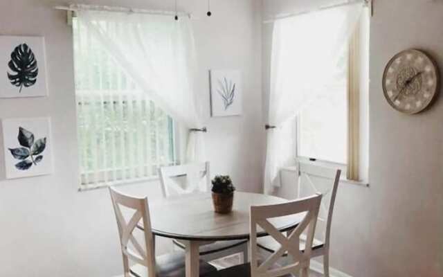 Beachside Gardens Apartments by Lowkl