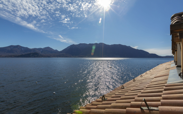 Blu Lake Apartment on Ghiffa Beach