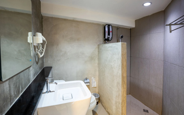 B2 Sea View Pattaya Boutique & Budget Hotel