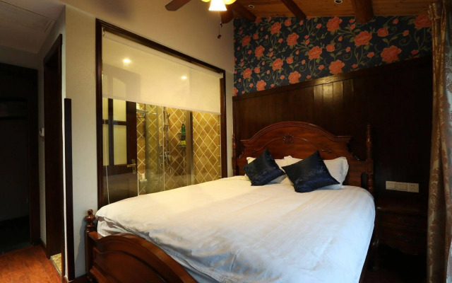 Westlake Hostel Man Juelong branch