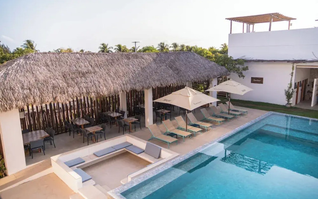 Mikiki Lifestyle Hotel