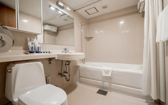 Oriens  & Residences