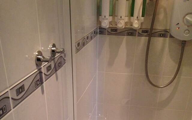 Spindrift Guest House - Adults Only