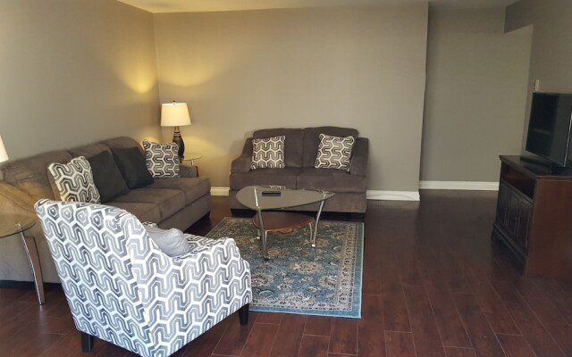 Fully Renovated 1 min. to Melrose Ave.