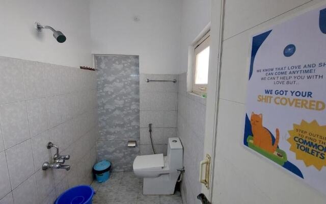 The Lost Hostels-Bir - Landing Site