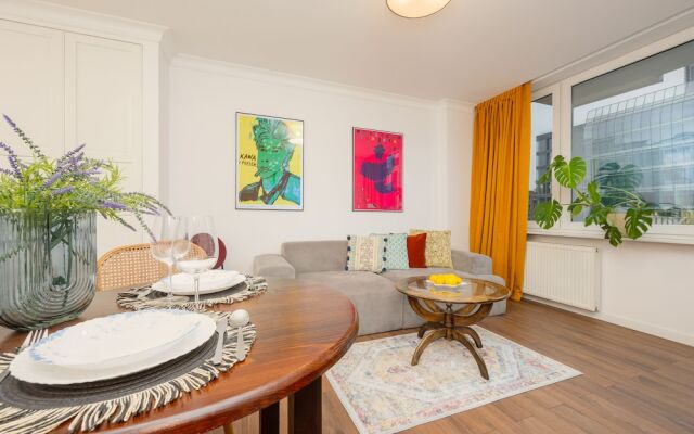 Marszałkowska Apartment by Renters
