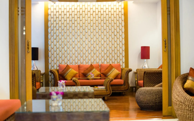 The StandardX Bangkok Phra Arthit