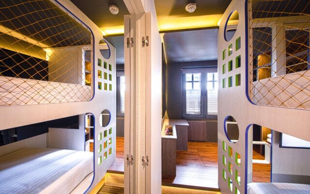 CUBE Boutique Capsule Hotel @ Chinatown