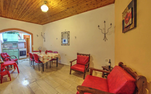 Eleni Family Apartments