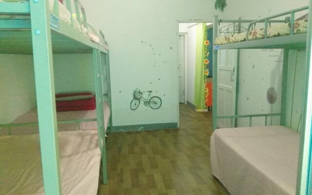 SevenColor Space Hostel