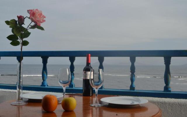 Absolute Beachfront Apartment