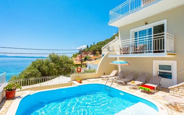 Villa Thalassa Large Private Pool Walk to Beach Sea Views A C Wifi Car Not Required - 920