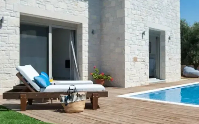 Villa Prima - With Private Heated Pool