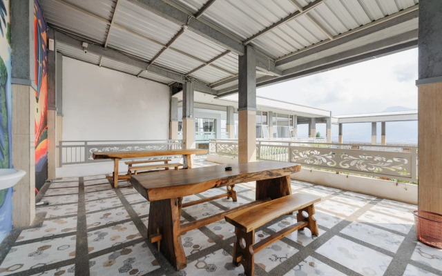 Urbanview Hotel Sky Batu Malang by RedDoorz