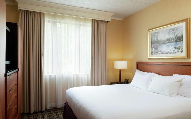DoubleTree Suites by Hilton Hotel Mt. Laurel