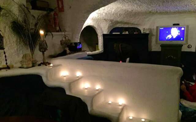 Villa With 3 Bedrooms in Loja, With Wonderful Mountain View, Private Pool, Enclosed Garden - 50 km From the Beach